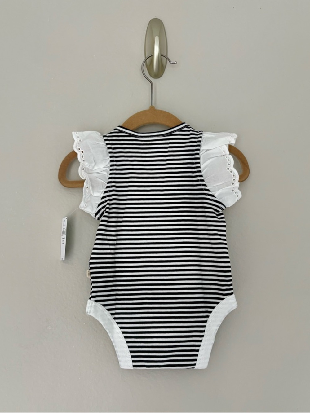 NWT Baby Gap Black White Striped Eyelet Lace Ruffle Preppy Classic Bodysuit 0-3M - Picture 2 of 7
